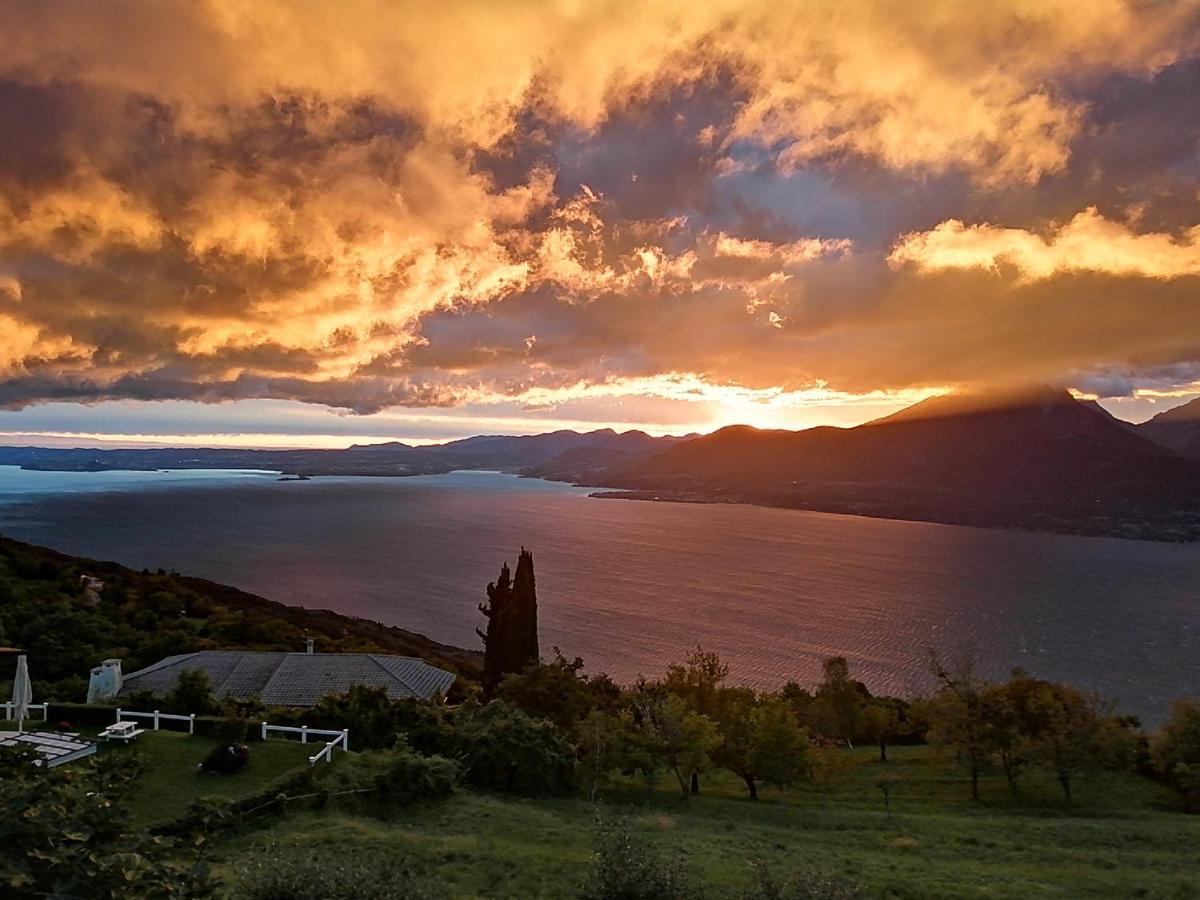 Beb Da Paolo Con Vista Lago San Zeno di Montagna Extérieur photo